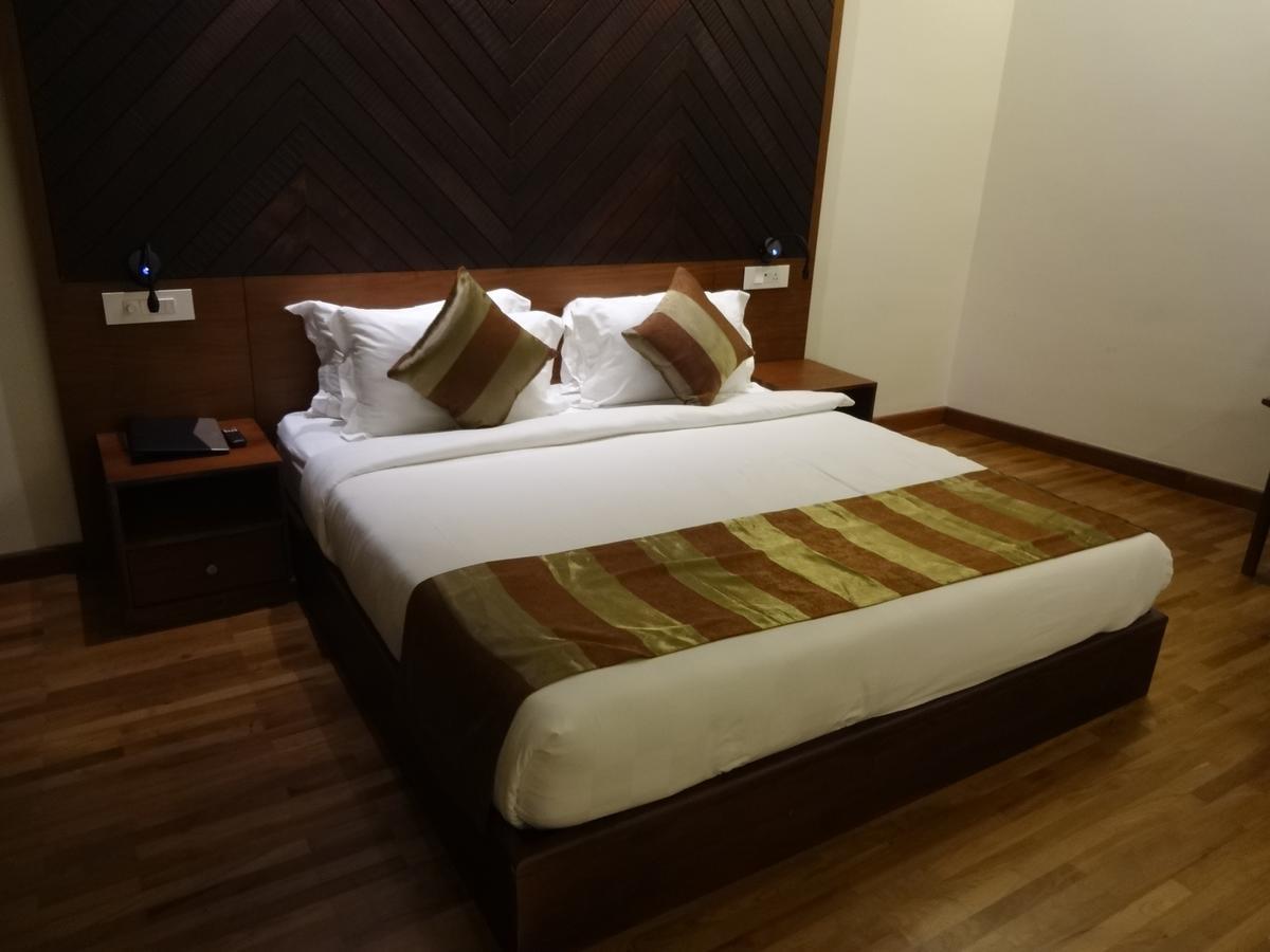 Woodies Bleisure Hotel Kozhikode Exterior photo