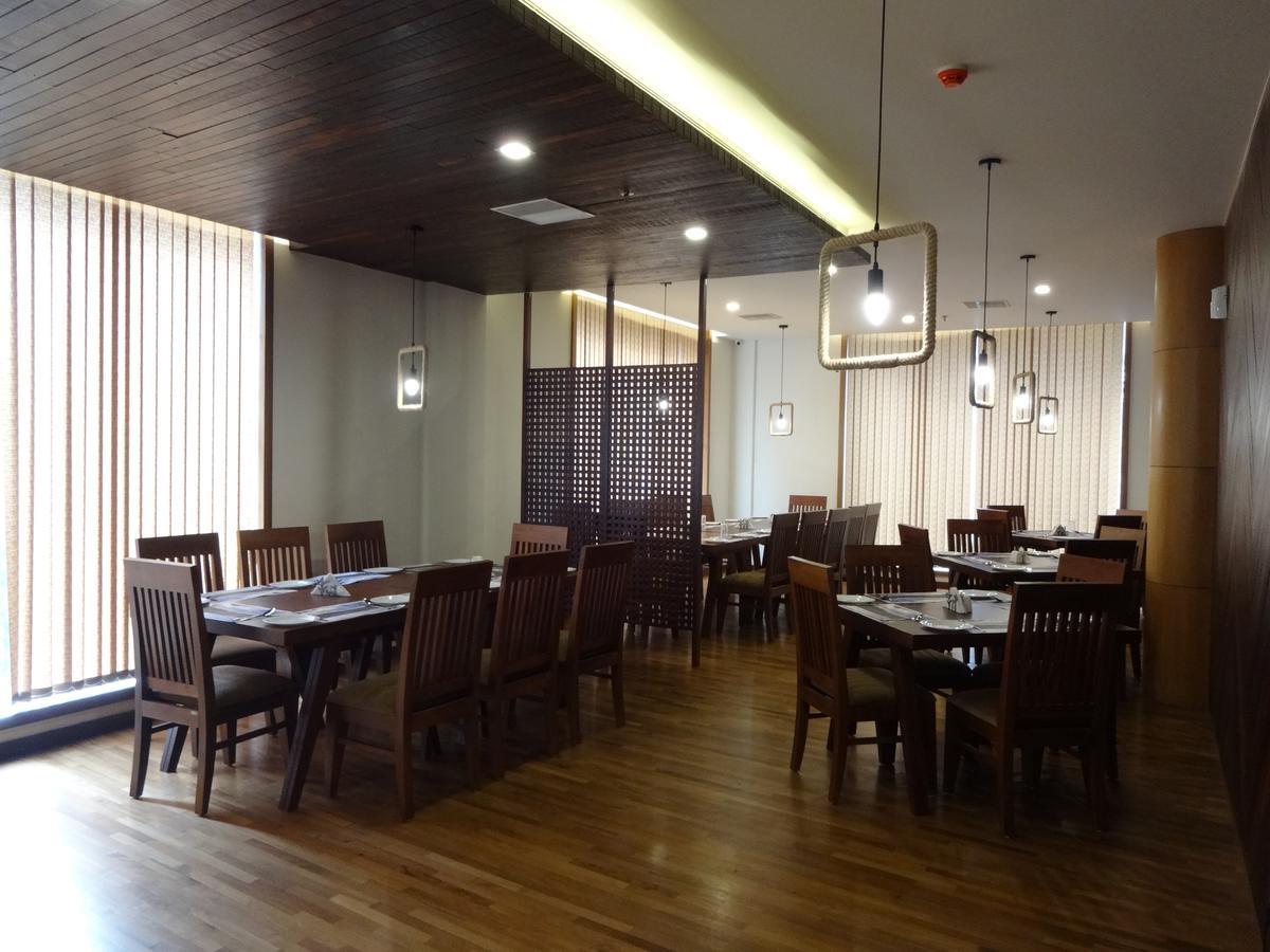 Woodies Bleisure Hotel Kozhikode Exterior photo